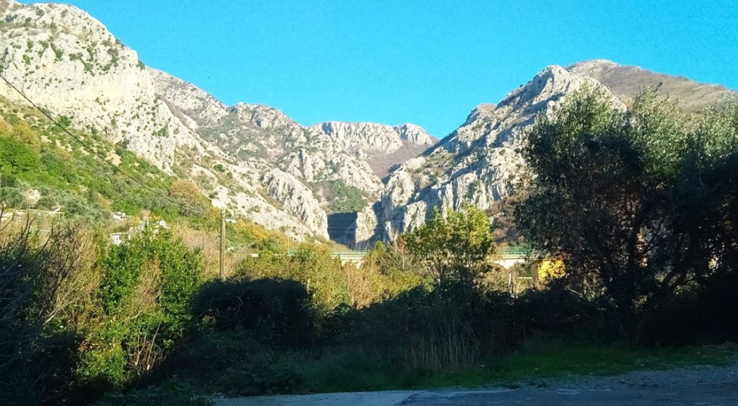 FOR SALE! 1-bedroom apartment, 38 m²! MONTENEGRO (BARE)