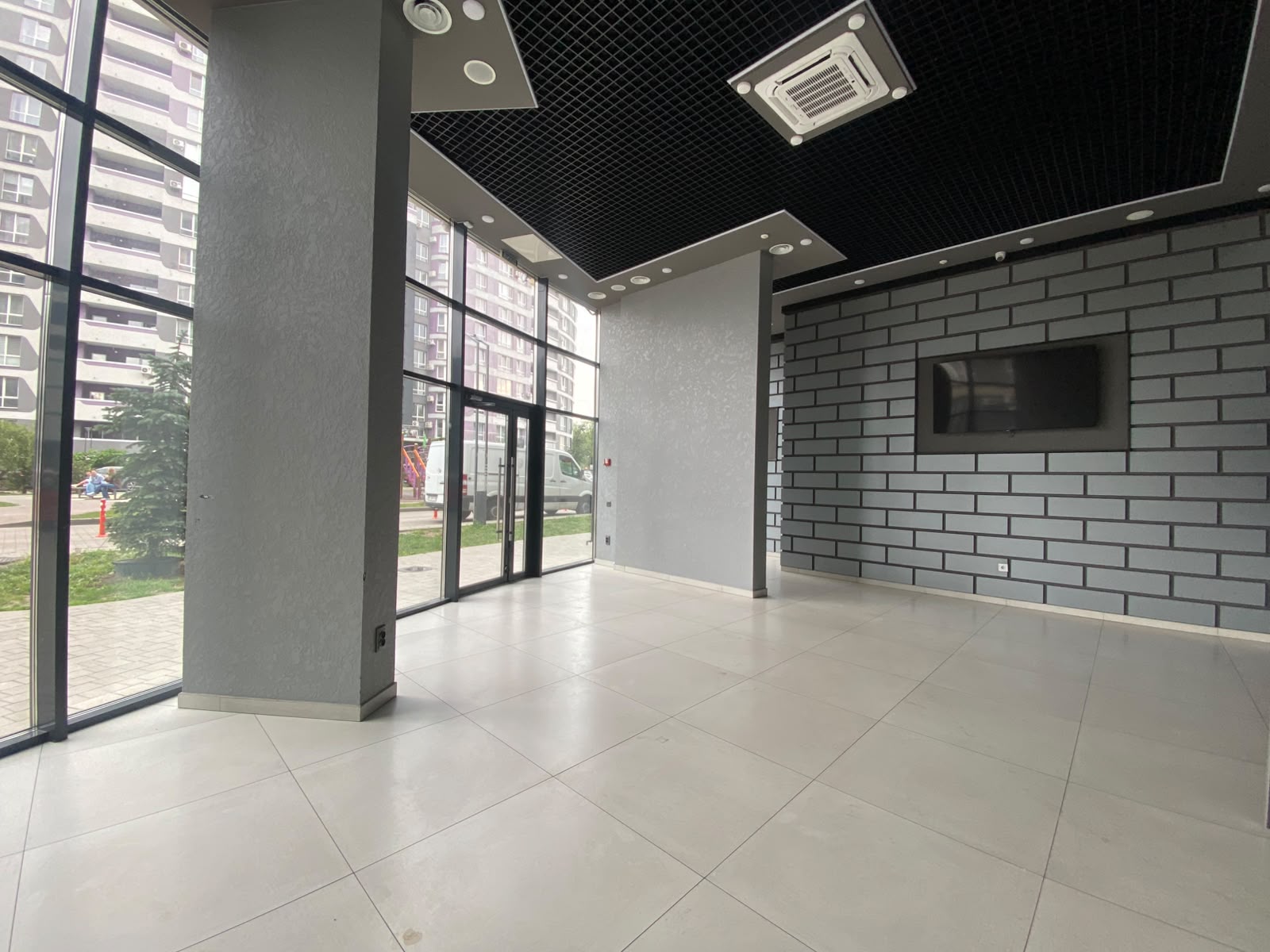 FOR RENT! 70 m² commercial premises! Industrial ventilation!