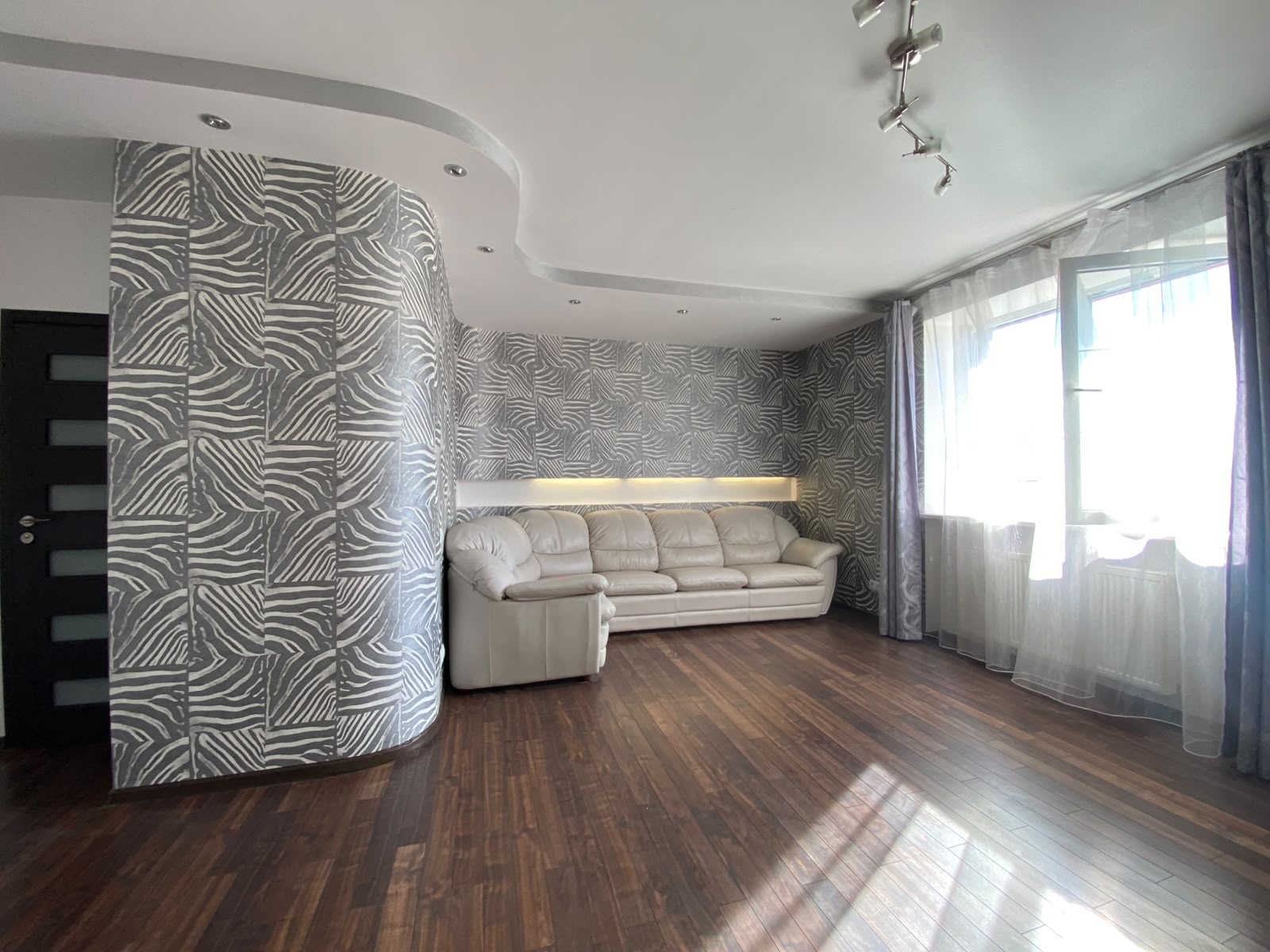 FOR SALE! 3-room apartment, 87 m², Vynnyky! Vynna Hora Street!