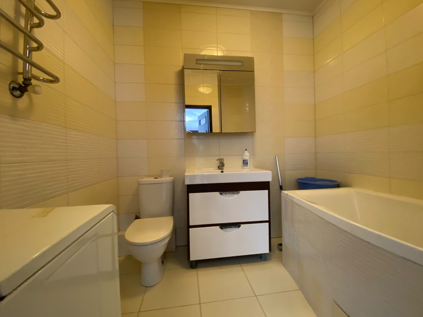 FOR SALE! 3-room apartment, 87 m², Vynnyky! Vynna Hora Street!